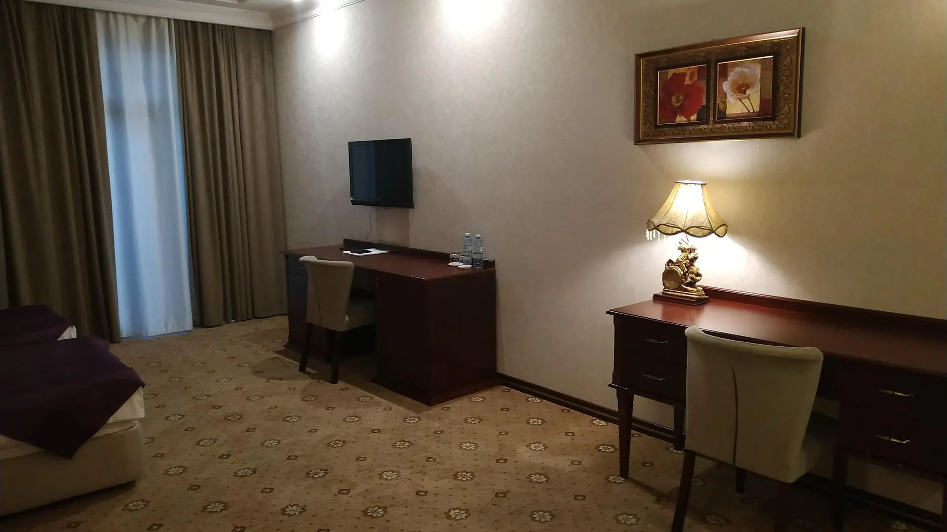 Capitol Hotel Baku 3*,