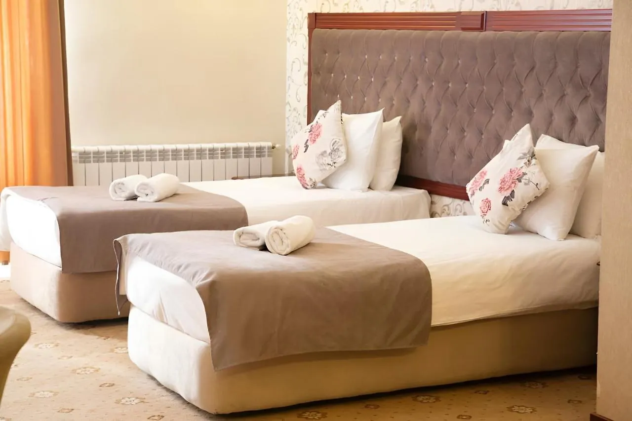 Capitol Hotel Bakoe 3*,